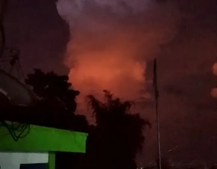 Viral Fenomena Awan Merah Disertai Kilatan Petir di Jatim, BMKG: Jangan Panik