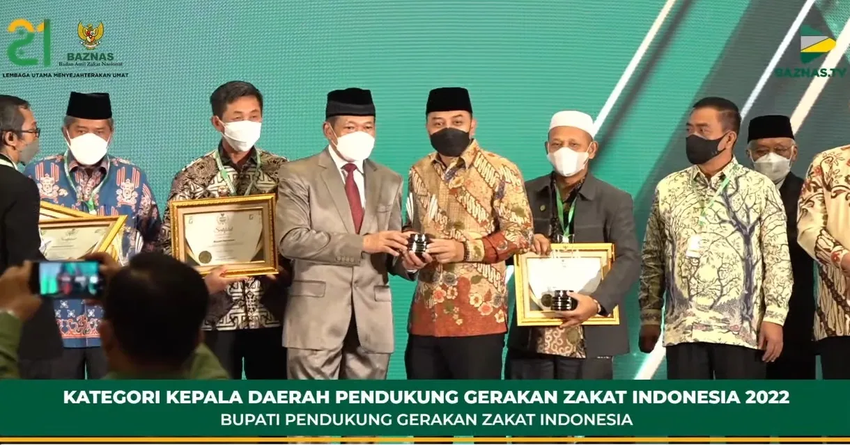 Wali Kota Eri Raih Penghargaan BAZNAS Award 2022