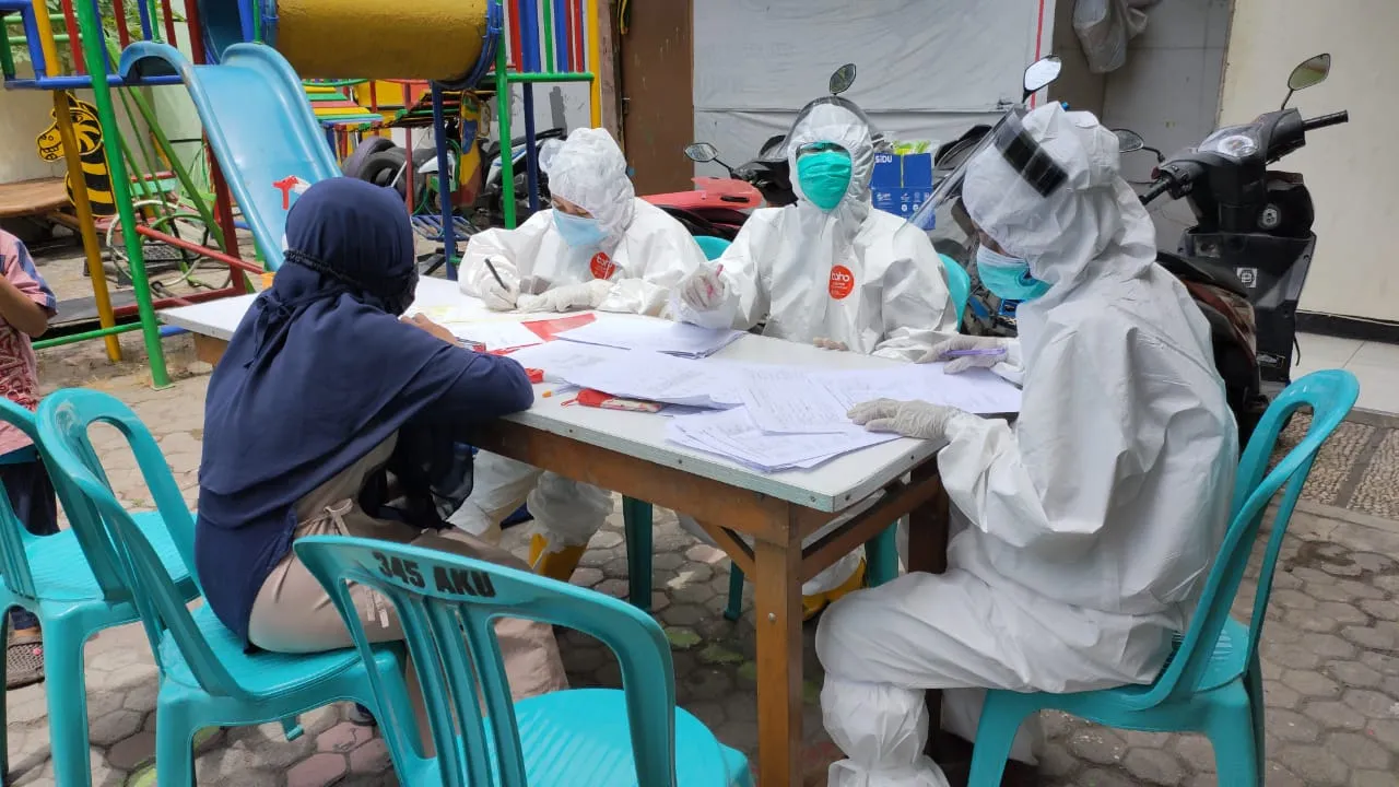 Pemkot Surabaya Rutin Swab Acak PCR di Perkampungan untuk Cegah Omicron