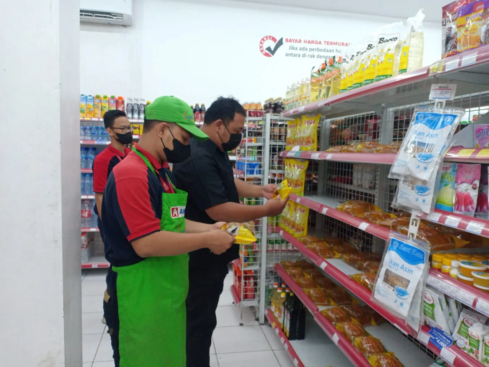 Minyak Goreng Dibilang Langka, Wali Kota Eri : Stok Aman, Warga Surabaya Jangan Panik