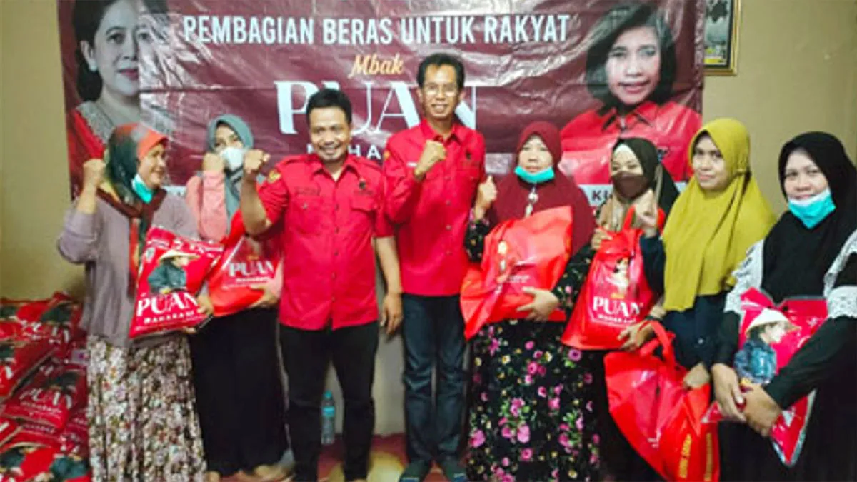 Ketua PDIP Surabaya Salurkan 137 Paket Beras Mbak Puan di Surabaya Barat