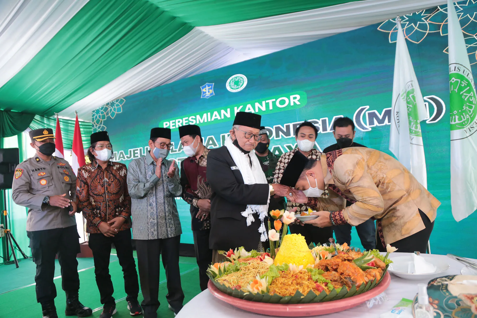 Resmikan Kantor MUI, Wali Kota Eri : Nasionalis Religius Memakmurkan Warga Surabaya  