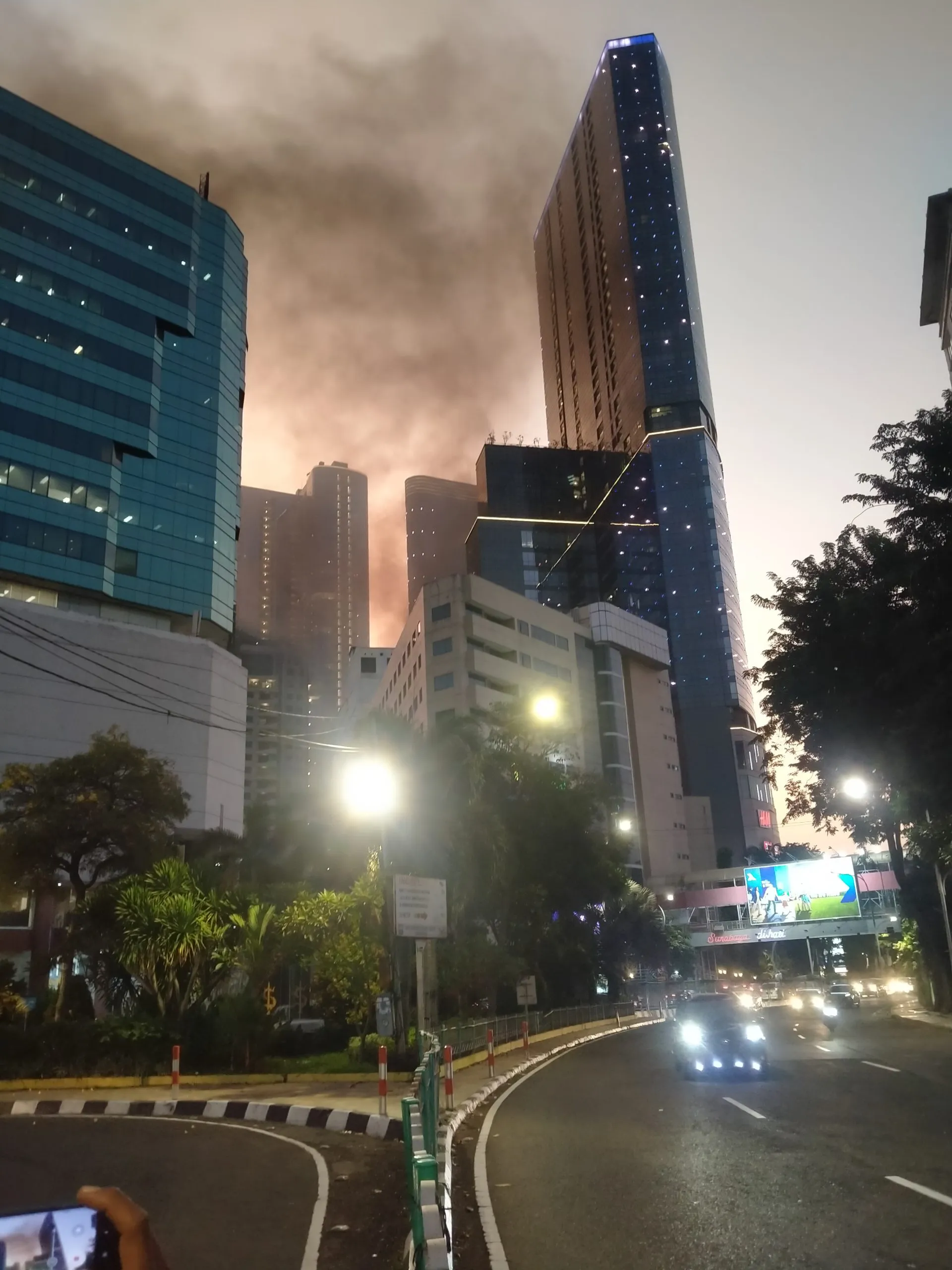 Tunjungan Plaza Surabaya Terbakar
