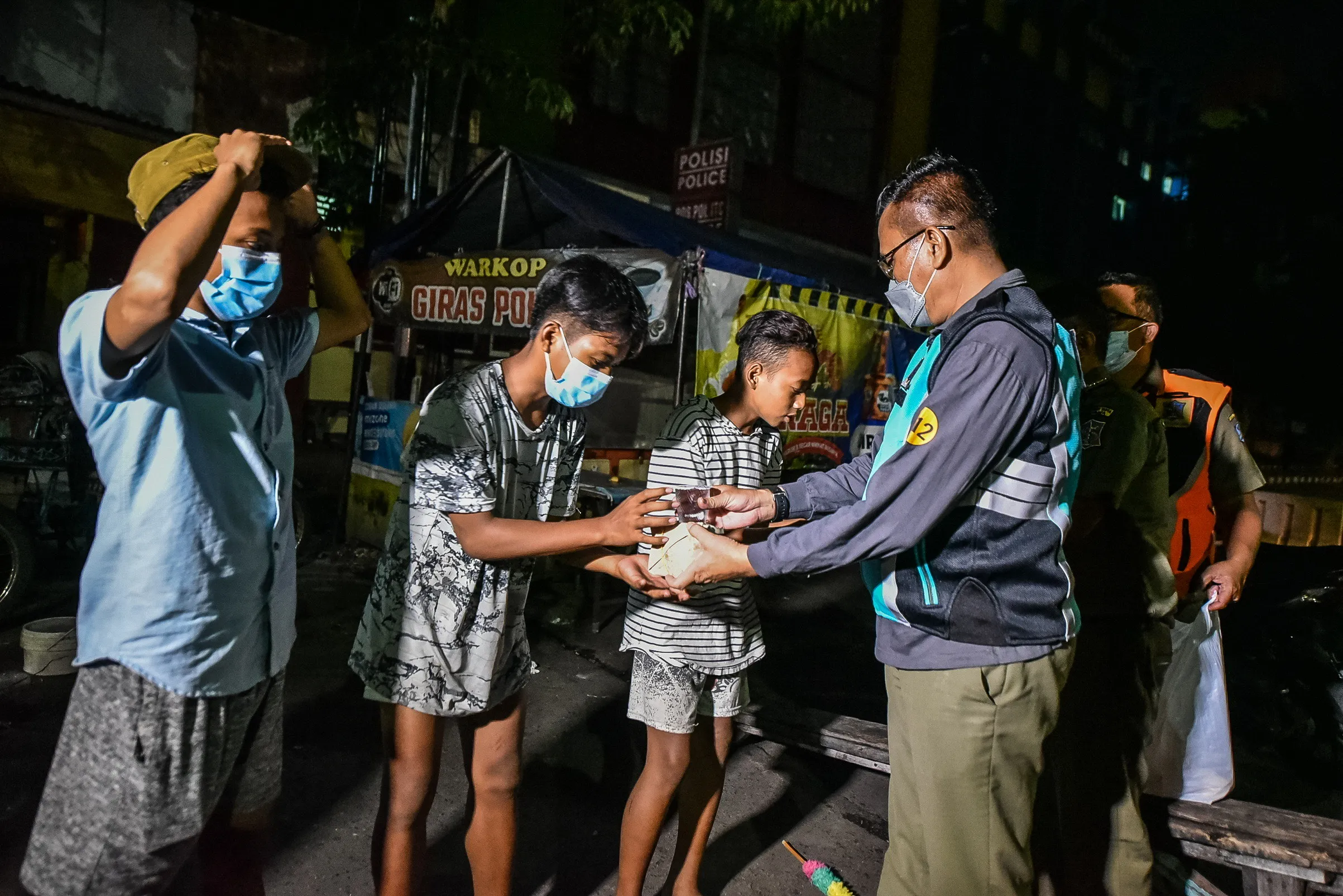 Tangkal Tawuran Remaja Jelang Sahur, Petugas Gabungan Surabaya Gunakan Sistem Keamanan Bersayap