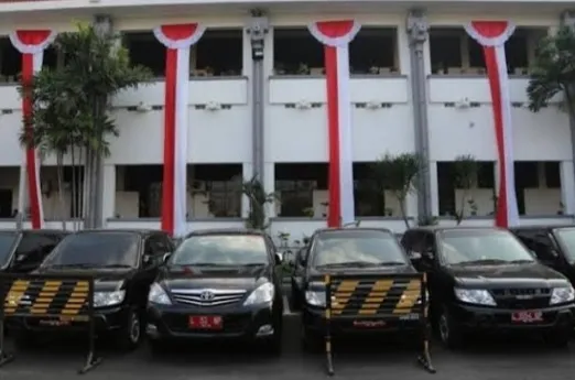 Wali Kota Eri Tegaskan ASN Pemkot Surabaya Dilarang Bawa Mobil Dinas saat Mudik Lebaran