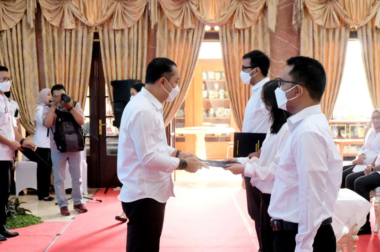 67 Pegawai Terima SK PNS 100 Persen, Wali Kota Eri: Njenegan Agen Perubah