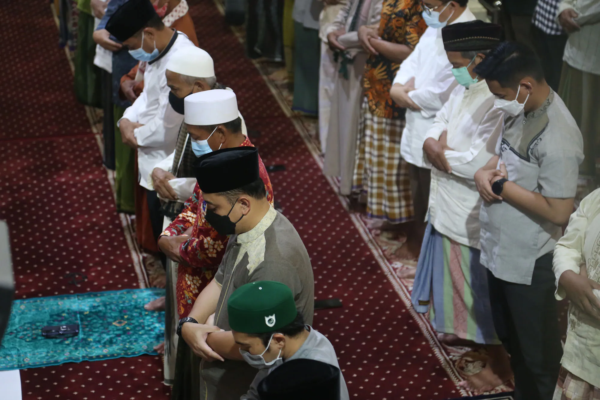 Safari Ramadan, Wali Kota Eri Salat Terawih Keliling ke Masjid - masjid di 31 Kecamatan se Surabaya
