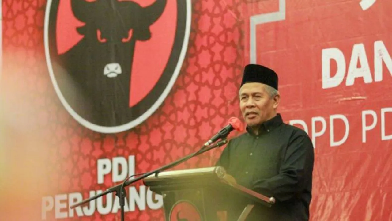 KH Marzuki Mustamar Isi Ceramah di Halalbihalal Kader Banteng Jatim