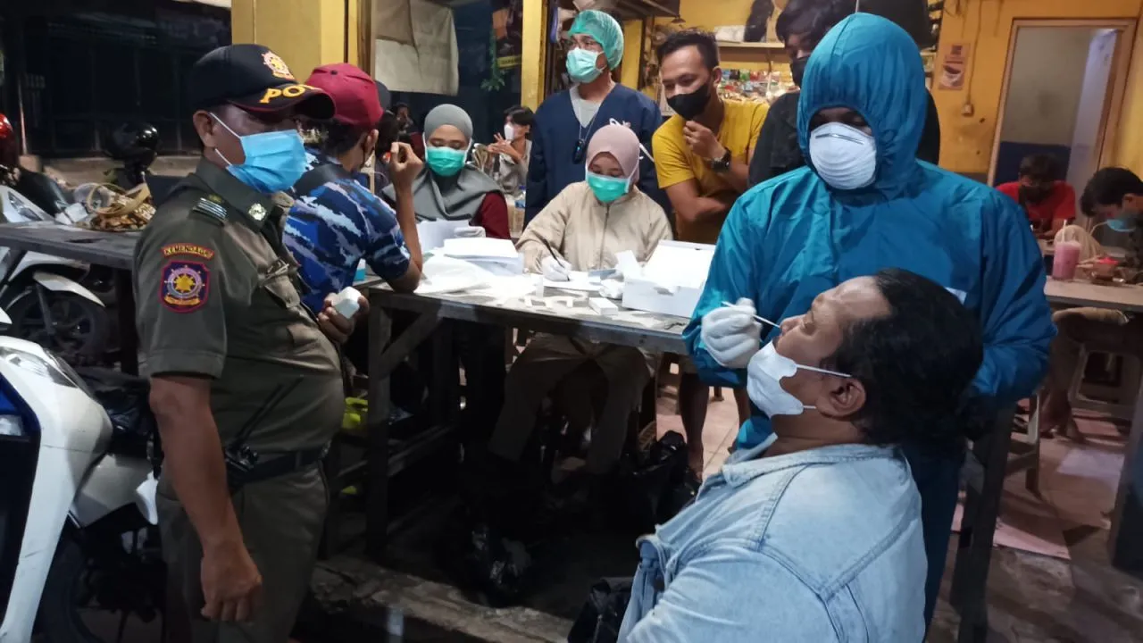 Pemkot Surabaya Gencarkan Swab dan Vaksin Hunter