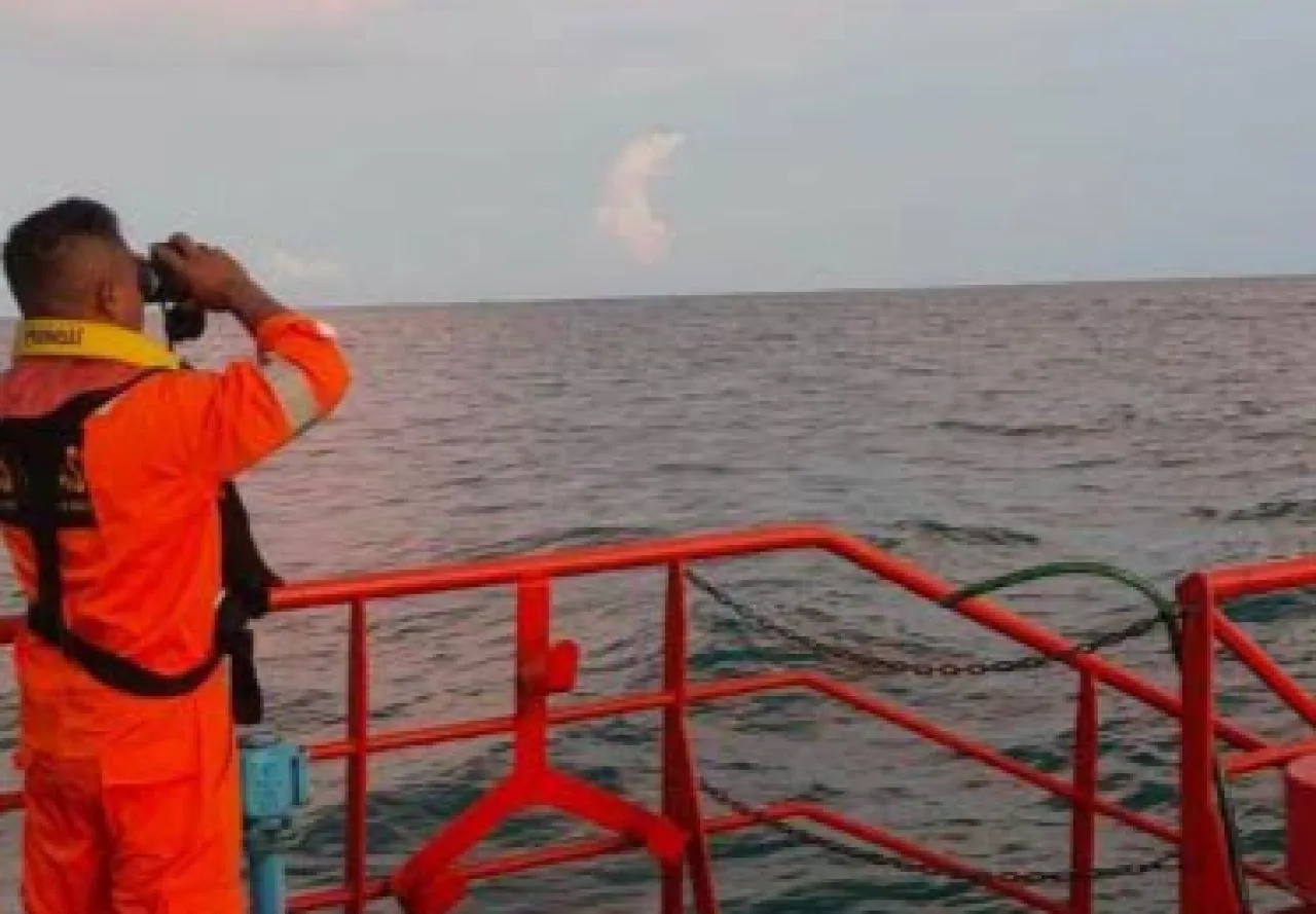 BASARNAS Surabaya Kerahkan KN SAR 234 Antasena Cari Kapal Zidane Express