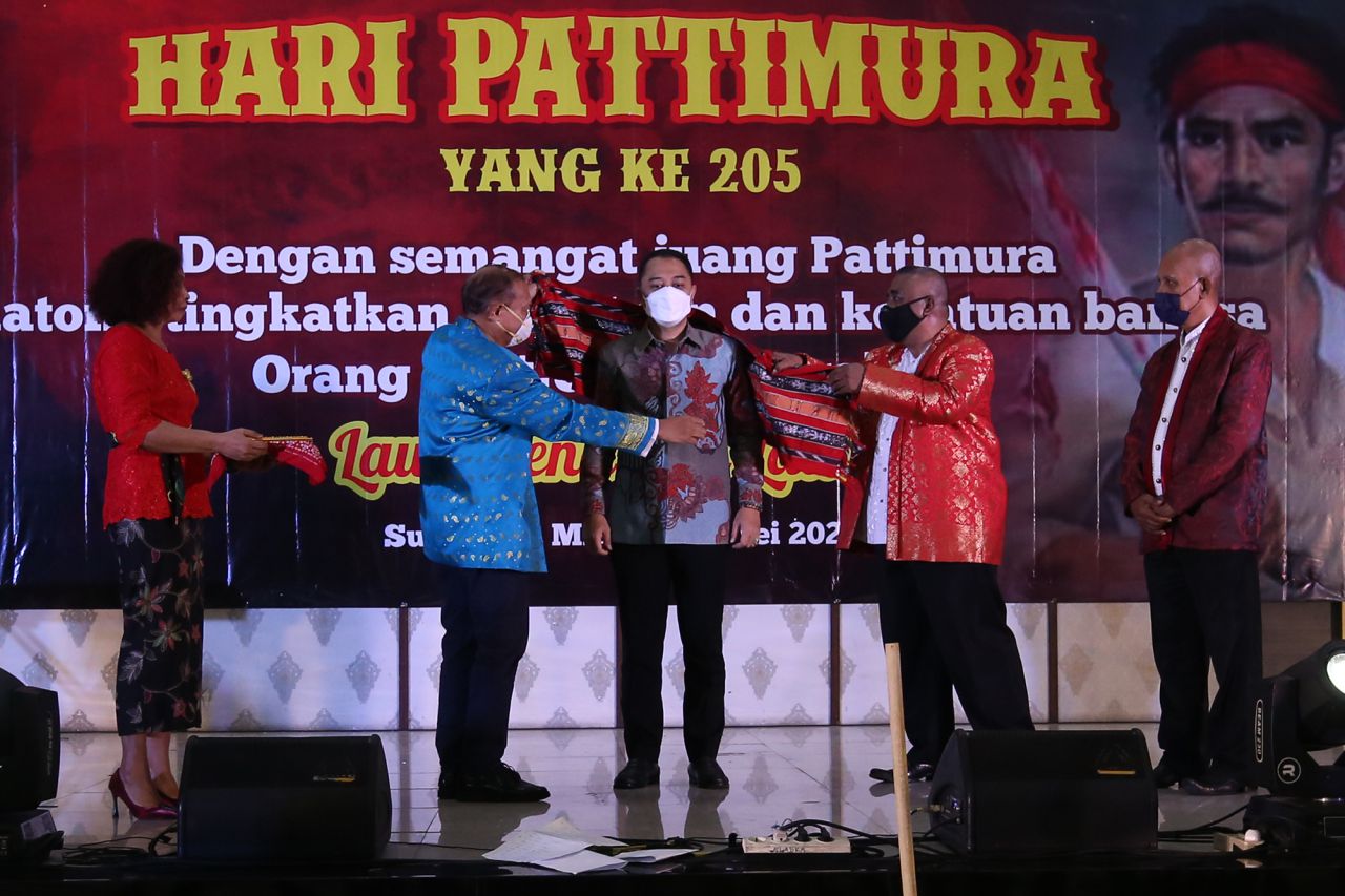 Wali Kota Eri Diangkat Jadi Warga Kehormatan Maluku