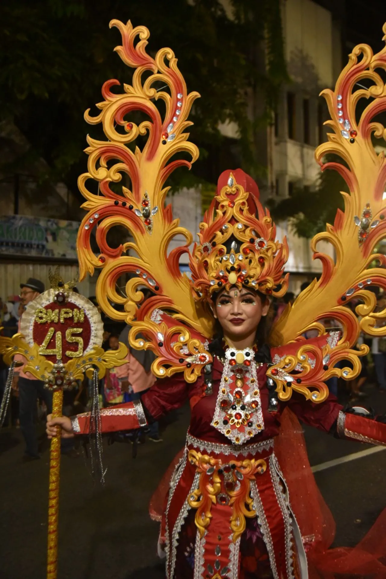 Rindu Parade Bunga dan Budaya, Warga Surabaya Penuhi Jalan Tunjungan