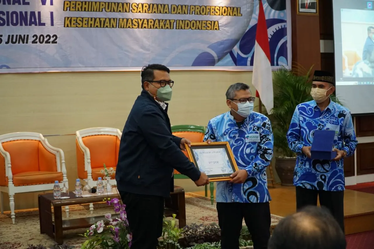 PT SIER Surabaya Terima Persakmi Award 2022