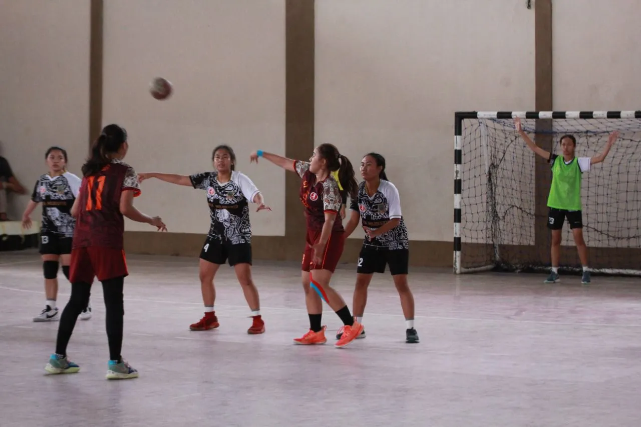 Cabor Bola Tangan: Putri Jember Kalahkan Mojokerto dengan Skor Telak 11 - 4