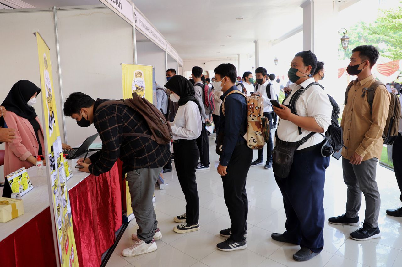 Permudah Warga Surabaya Akses Lowongan Pekerjaan