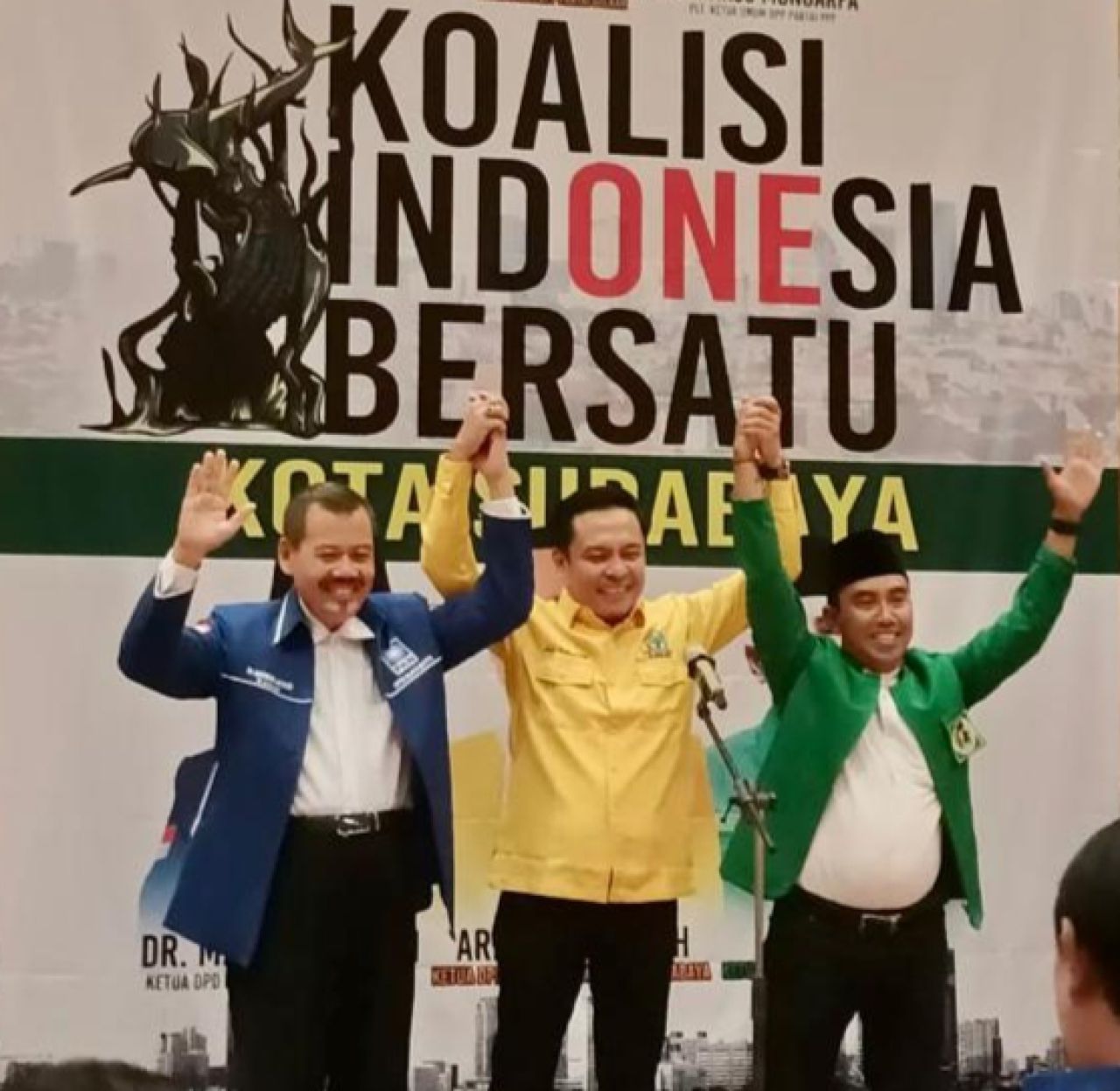 Foto: Tiga pimpinan partai, PAN, Golkar dan PPP Surabaya resmi mendeklarasikan terbentuknya KIB daerah, Kamis (9/6/2022) malam