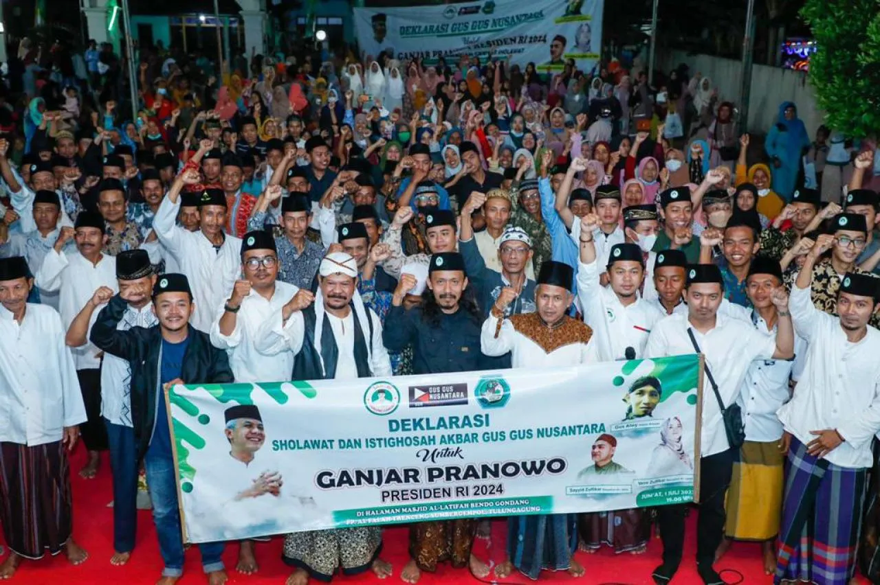 Ribuan Santri dan Gus-Gus Nusantara Sholawatan Doakan Ganjar Presiden 2024