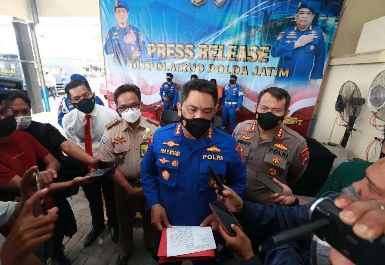 Polisi Ringkus Sindikat Penyelundupan Benih Lobster Luar Negeri