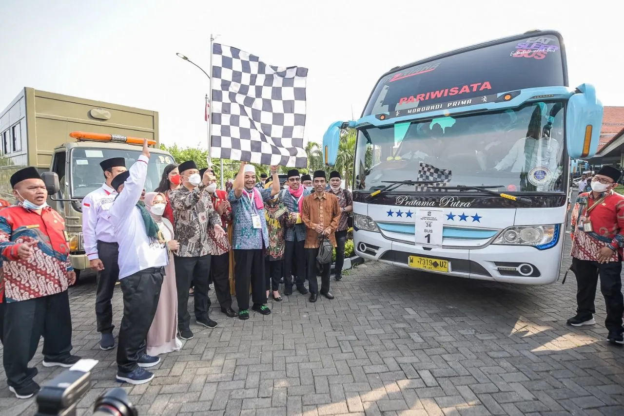 Walikota Eri Kepada CJH Asal Surabaya: Saya Menitip Doa untuk Kota Ini