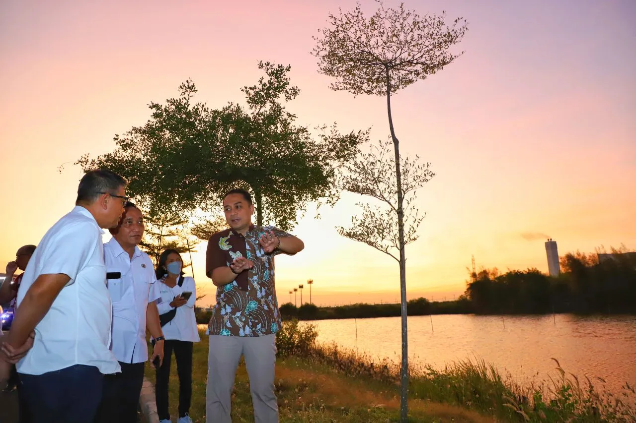 Hilangkan Bau di Sekitar GBT, Ini Langkah konkret Wali Kota Eri Cahyadi
