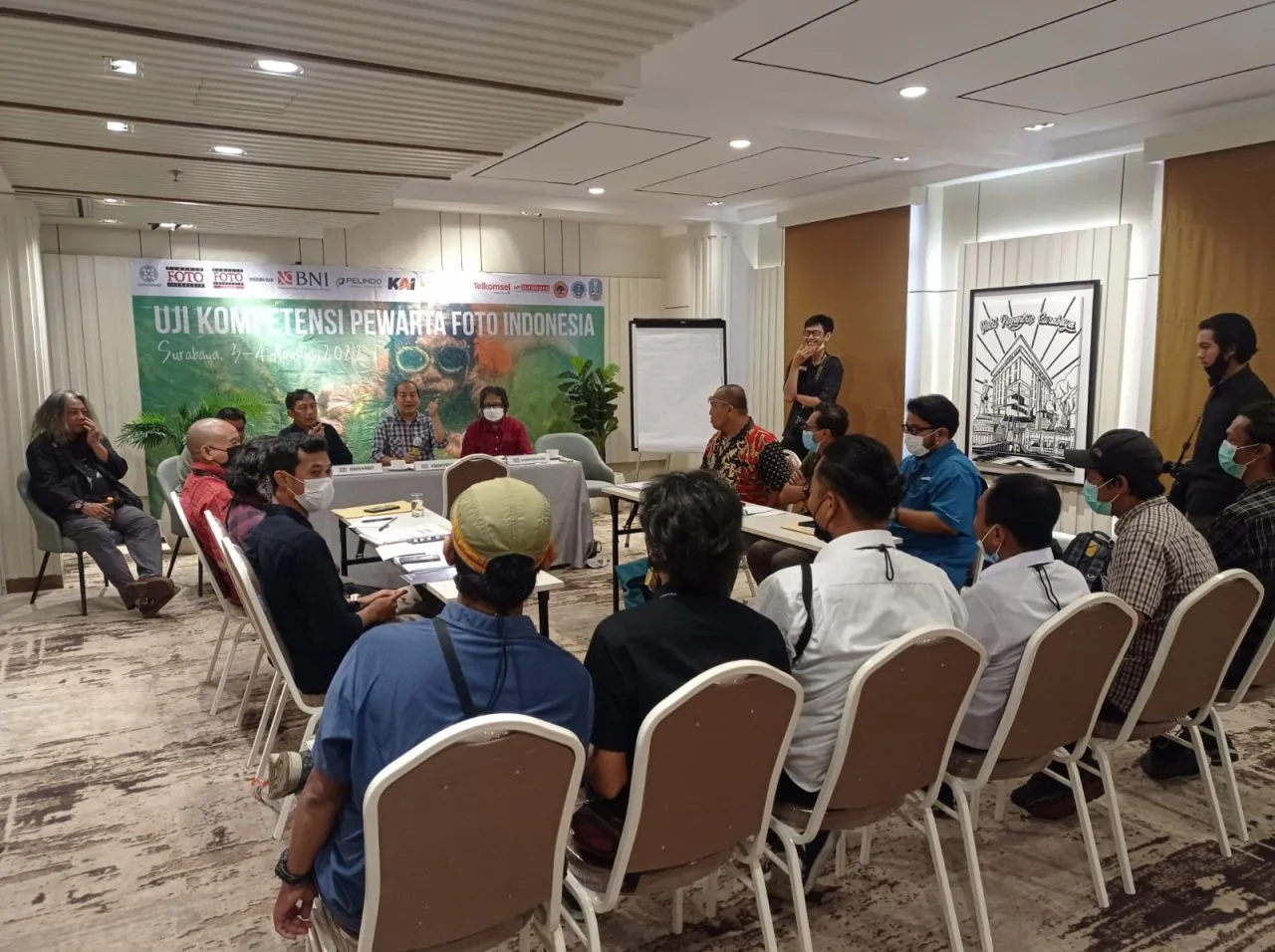 Tingkatkan Kompetensi, Puluhan Pewarta Foto Indonesia Ikuti UKW di Surabaya