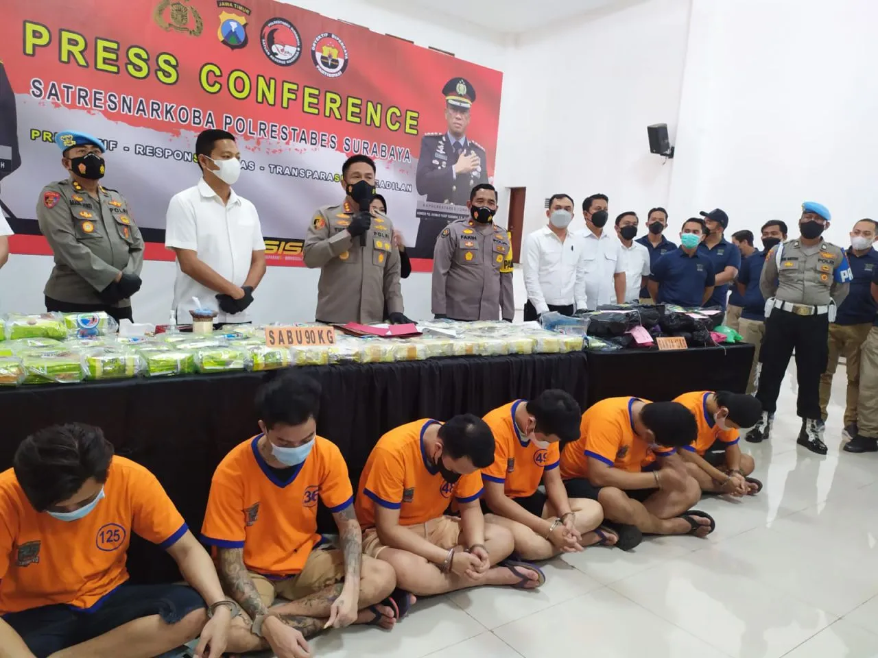 Polisi Amankan 90 Kg Sabu dan 12 Kg Ganja di Surabaya