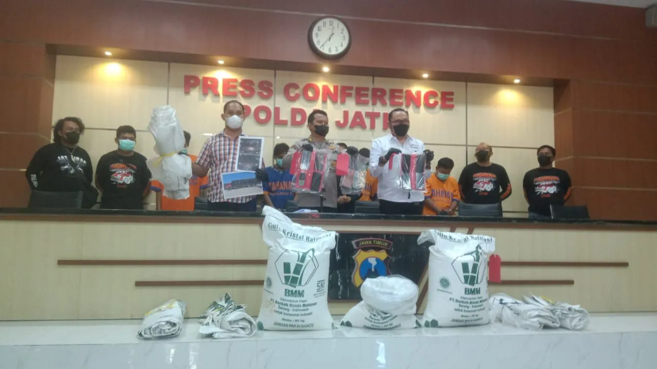 Polisi Ringkus Komplotan Penggelapan Gula 30 ton, Tersangka Terancam 4 Tahun Penjara