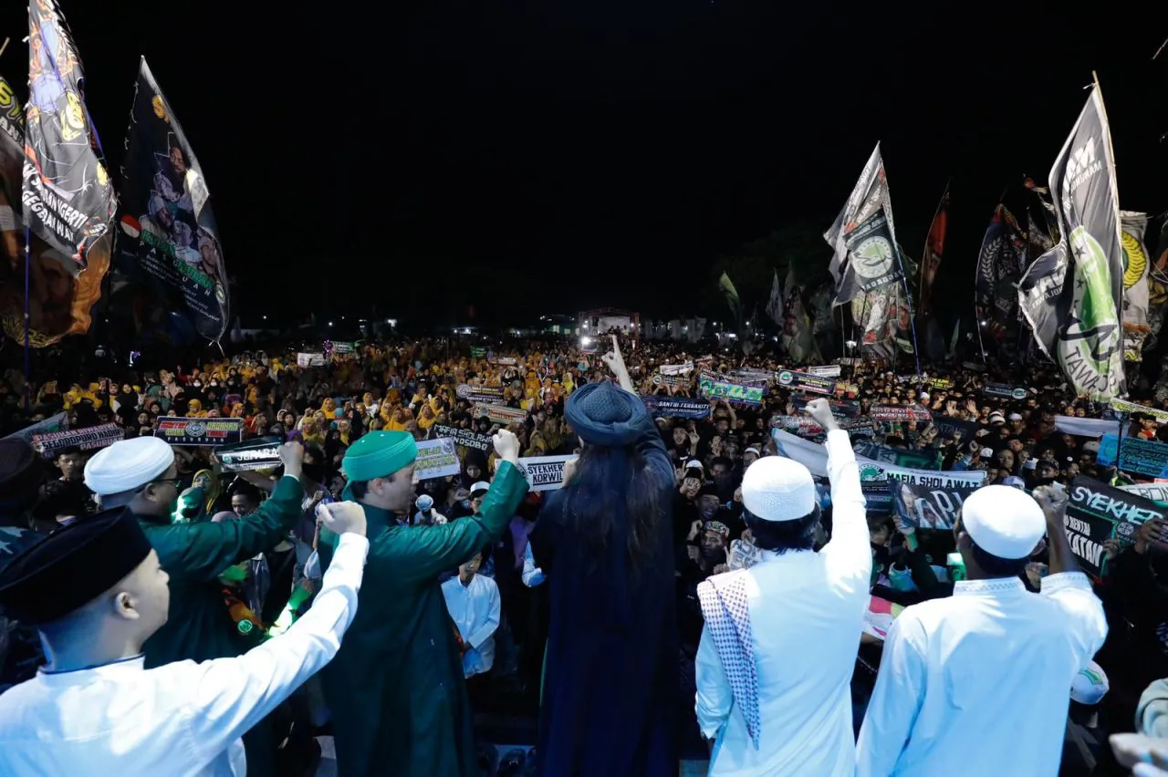Ganjar Pranowo Presiden 2024 Makin Menguat! 10.000 Santri dan Ulama di Pasuruan Serukan Dukungan