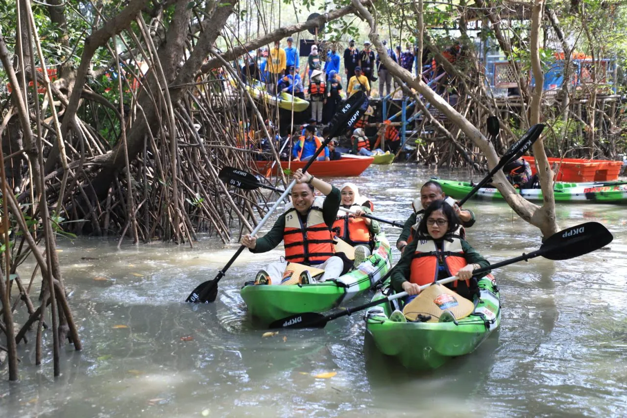 Berkuda dan Naik Kano di Romokalisari Adventure Land Surabaya, Segini Harga Tiketnya