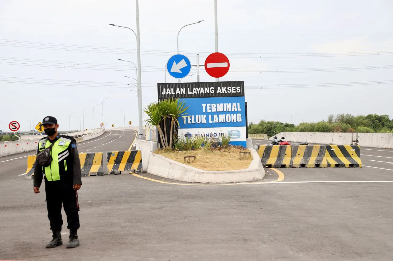 Papan Penunjuk Arah di Stadion GBT Mulai Terpasang