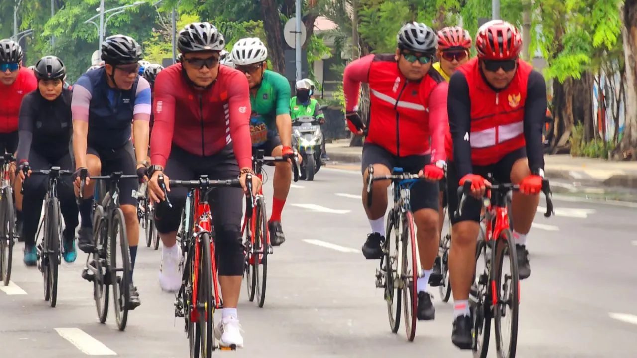 Gowes Penuh Guyub di Surabaya, Sekjen Hasto: Seluruh Kader PDIP adalah Sintesa, Bukan Antitesa