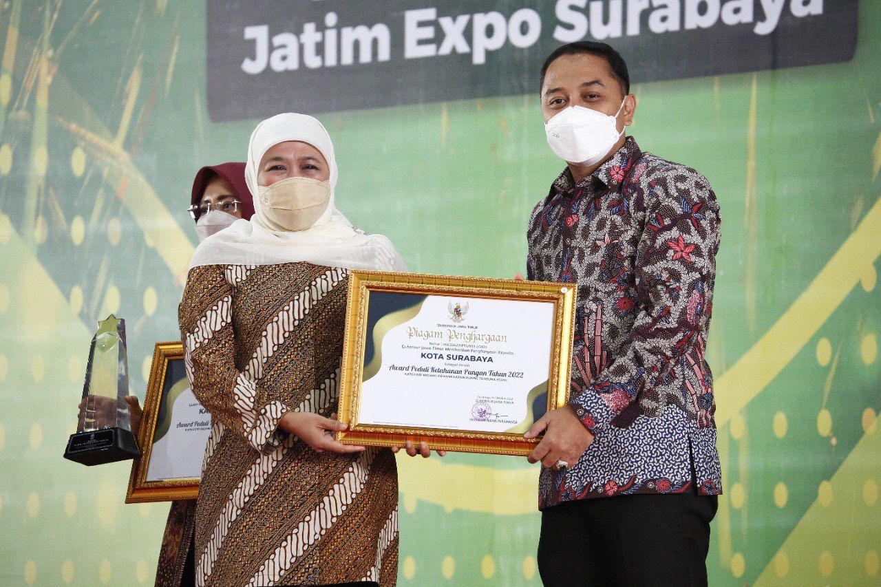 Kota Surabaya Sabet Penghargaan Peduli Ketahanan Pangan Tahun 2022