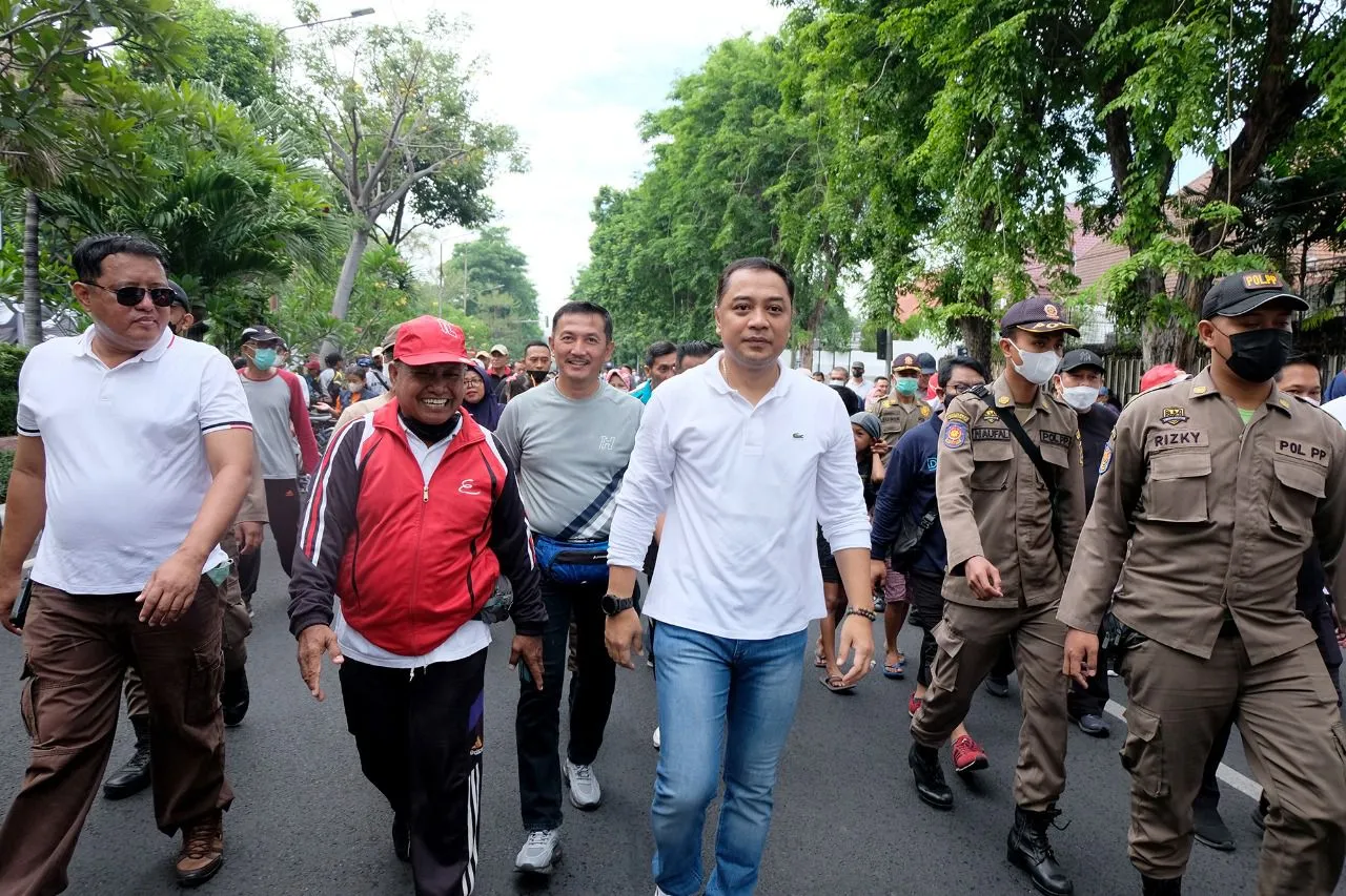 Cak Eri Cahyadi Ajak Warga Surabaya Jalan Bersama Dua Pekan Sekali