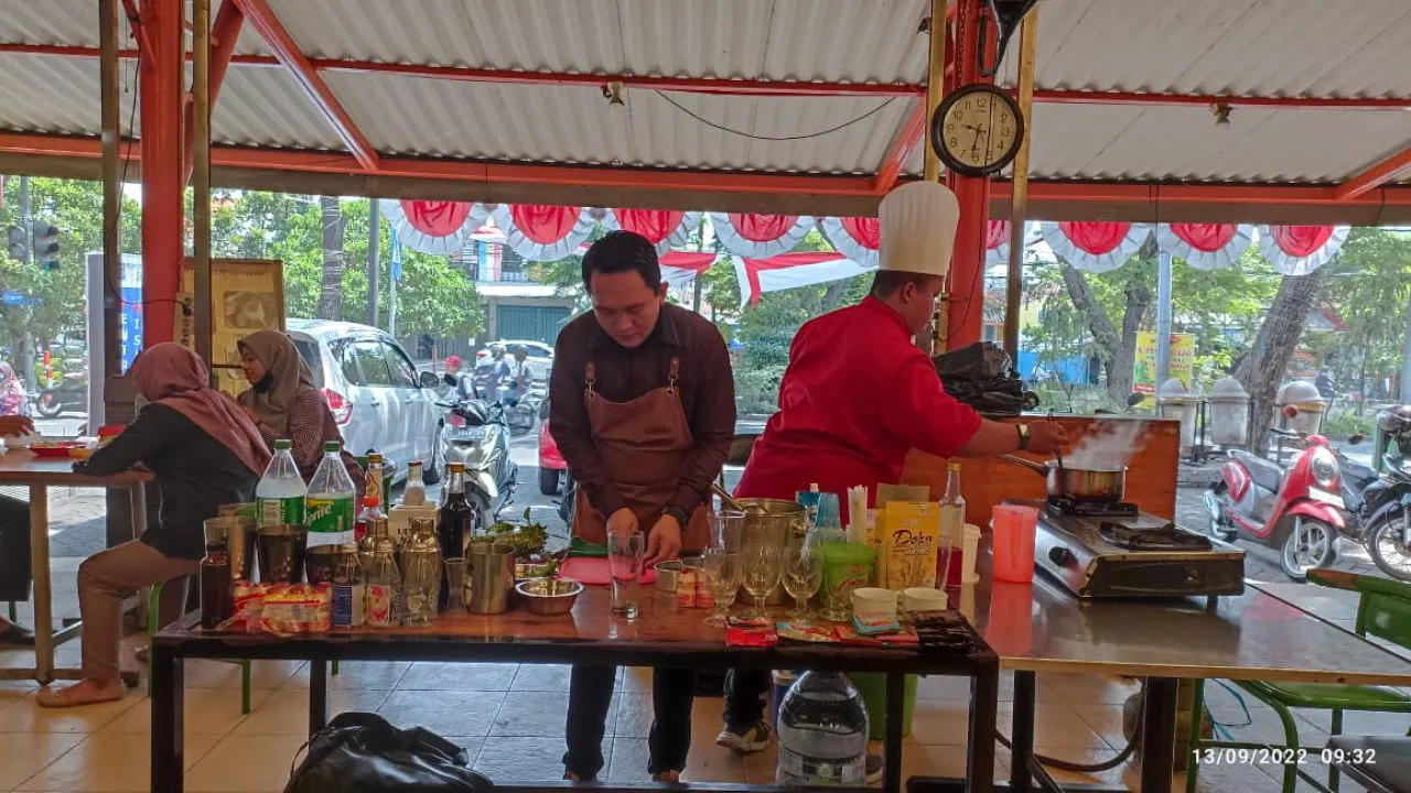 Datangkan Chef untuk Latih Pedagang di Sentra Wisata Kuliner, Ini Harapan Pemkot Surabaya