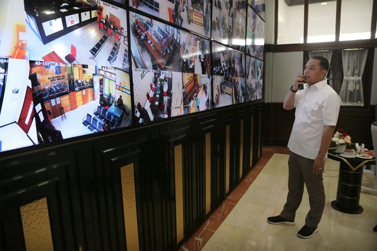 Wali Kota Eri Cahyadi Tegur ASN Sibuk Main HP Saat Layani Warga