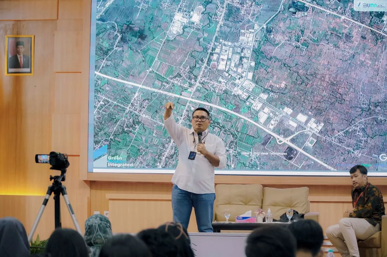 IDSC 2022, Dirut SIER Beri Wawasan Perkembangan Ekonomi Global ke Mahasiswa Unair
