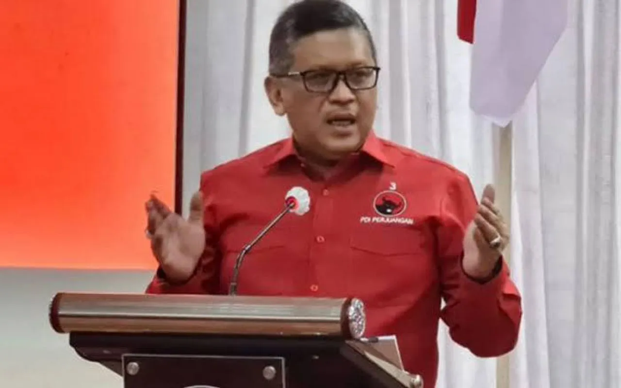 Sekjen PDIP Hasto Kristiyanto Gembleng Langsung Ribuan Kader Banteng Surabaya