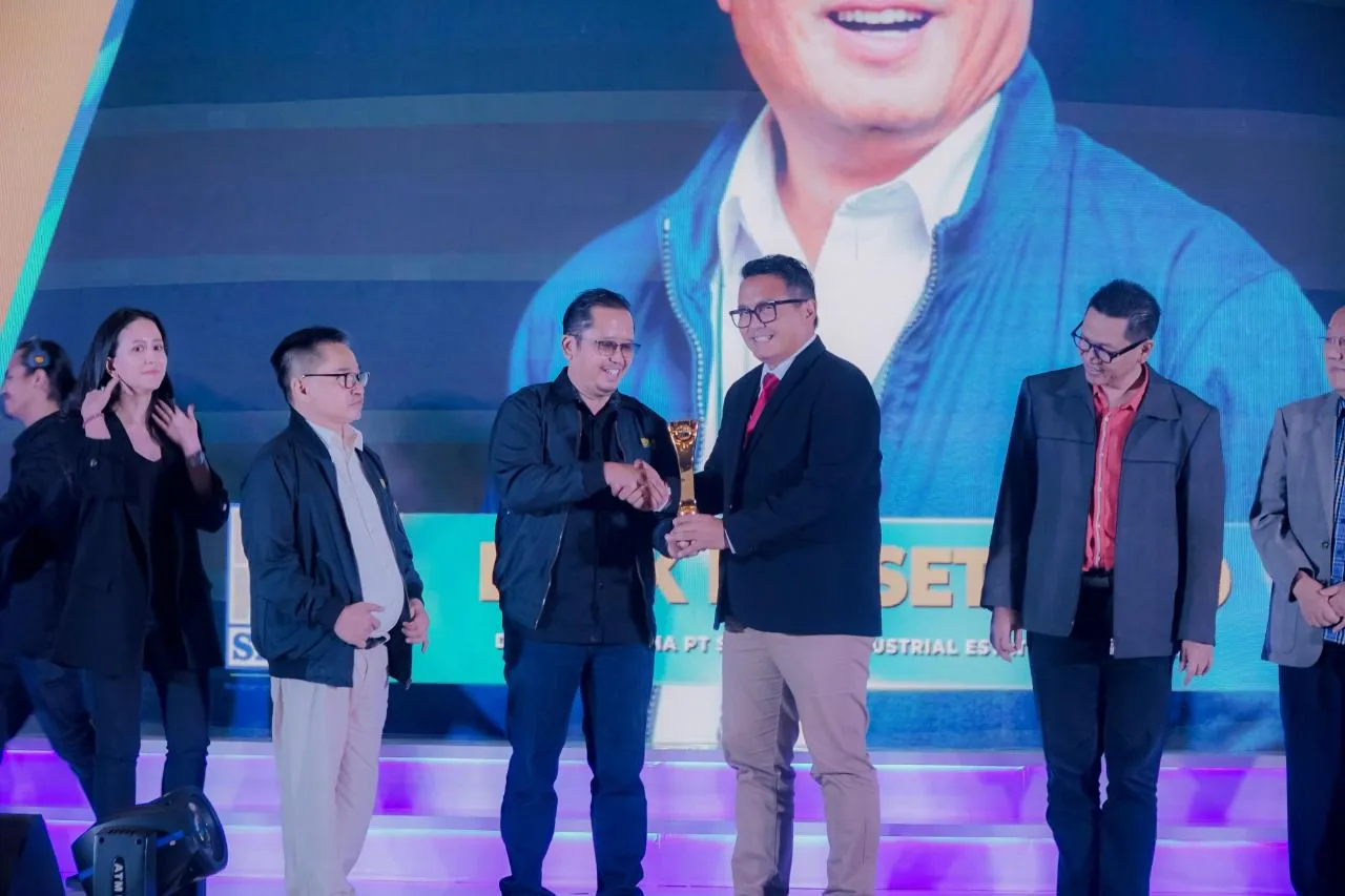 SIER Raih Award Best CEO BUMN Kawasan Industri Hijau dan Modern