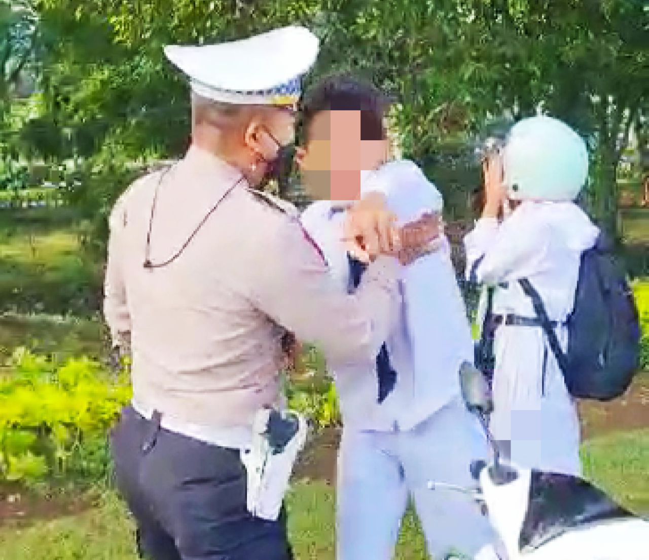 Miris! Pelajar SMP di Sidoarjo Ngamuk dan Maki-Maki Polisi Viral di Medsos