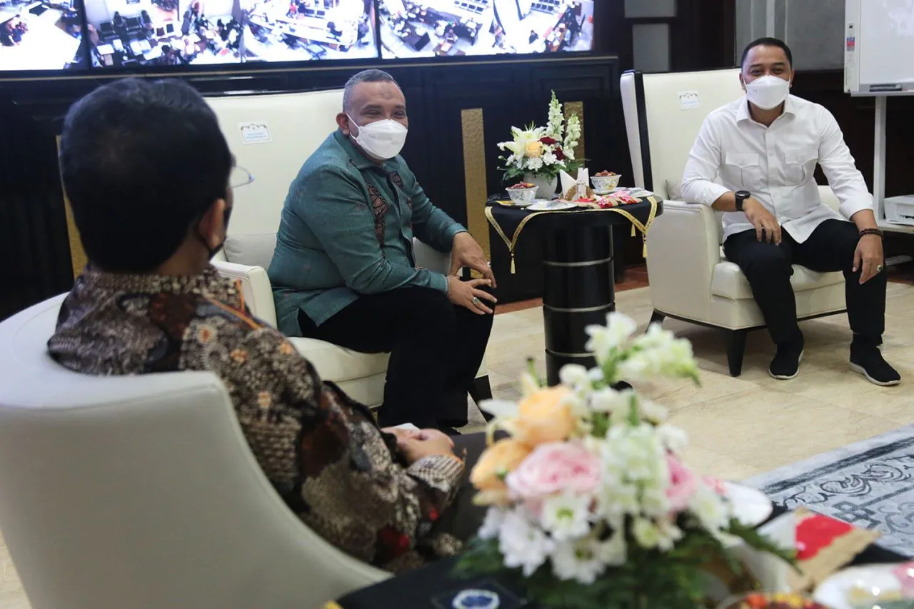 Wamenaker RI Support Penuh Program Padat Karya Wali Kota Eri Cahyadi
