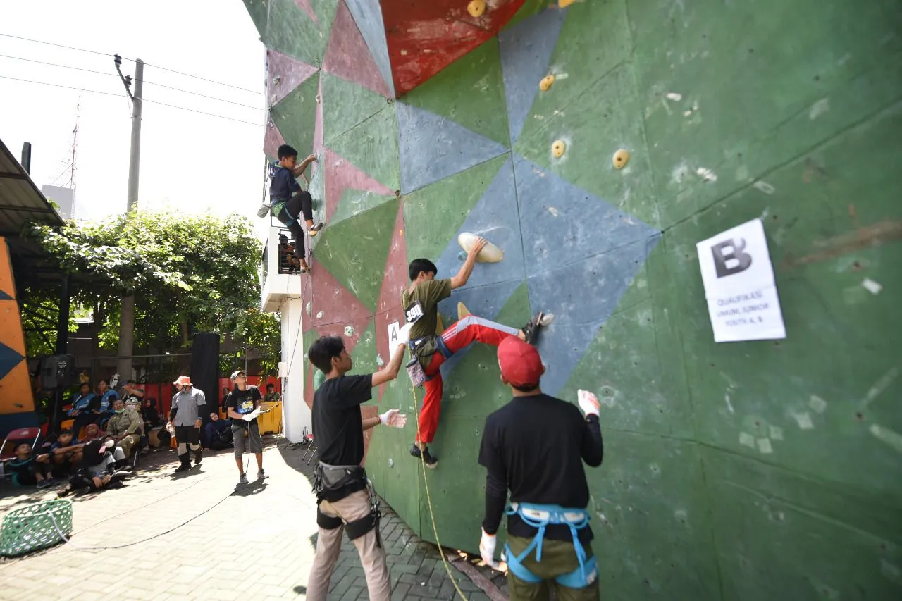 370 Atlet Muda Panjat Tebing Indonesia Bertarung Merebutkan Hadiah Total Rp.64 Juta