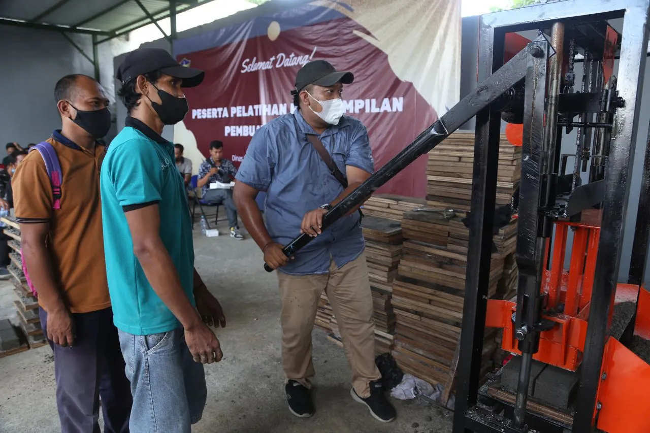 Angka Pengangguran di Surabaya Turun Sekitar 2 Persen