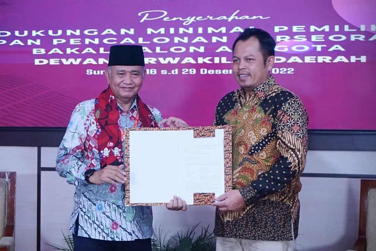 KPU Jatim Terima Dokumen Syarat Dukungan Minimal Pemilih Dua Bakal Calon Anggota DPD