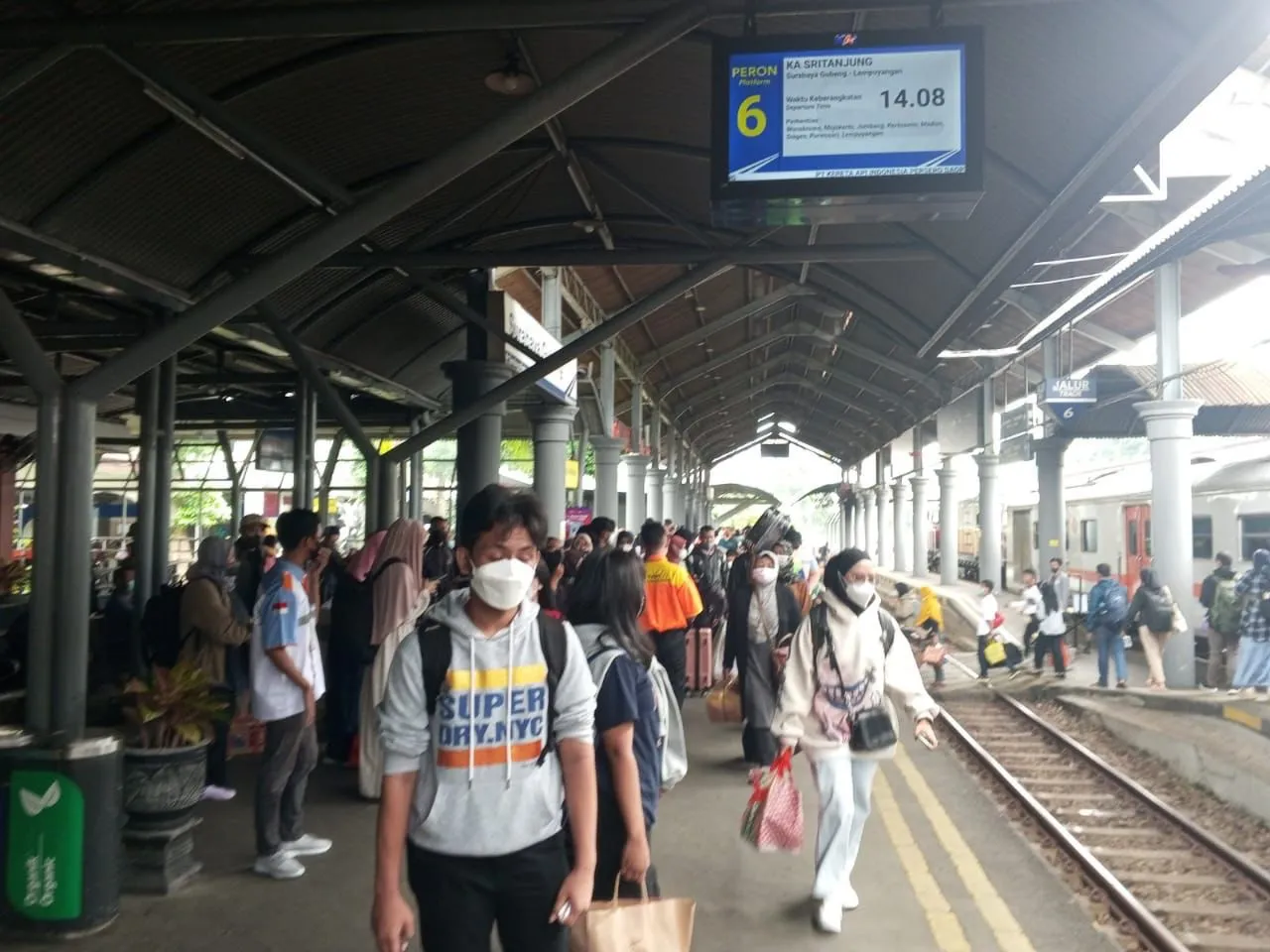 Ratusan Calon Penumpang KAI Daop 8 Surabaya Gagal Berangkat, Ini Penyebabnya
