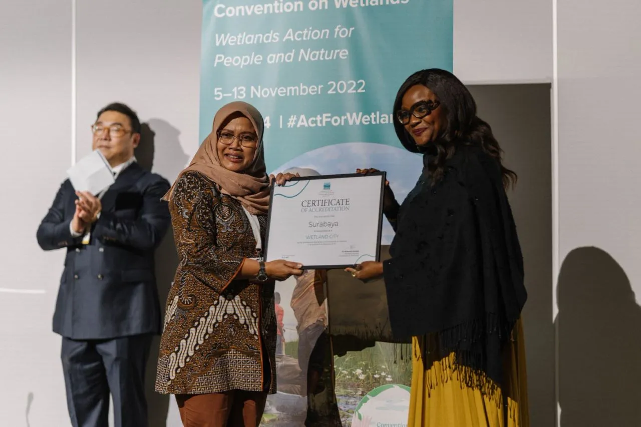 Pertama di Indonesia, Kota Surabaya Menerima Wetland City Accreditation