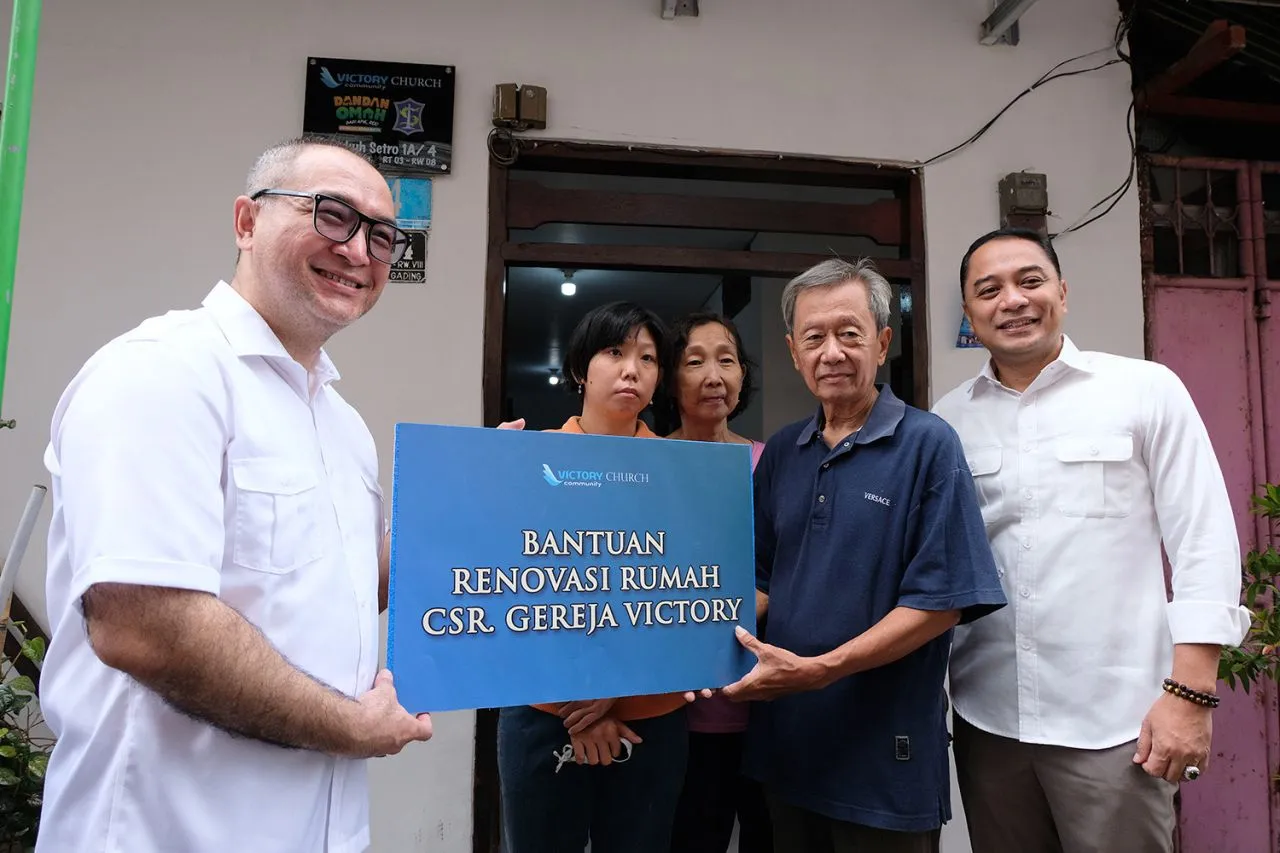 Surabaya Kota Toleransi, jemaat Victory Community Church Bedah Rumah Warga MBR