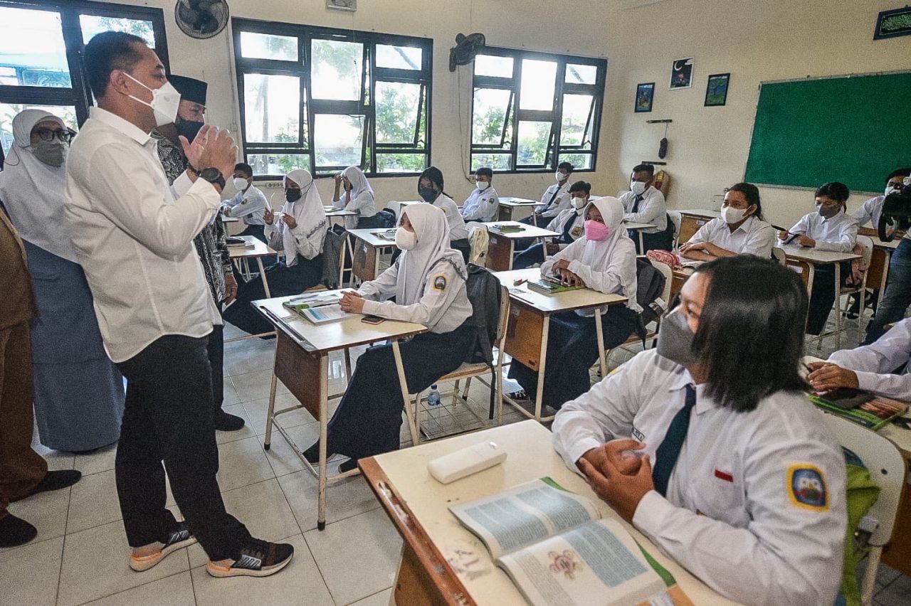 Wali Kota Eri Hilangkan Perbedaan Sekolah Negeri dan Swasta hingga Hapus PR dengan Pendidikan Karakter