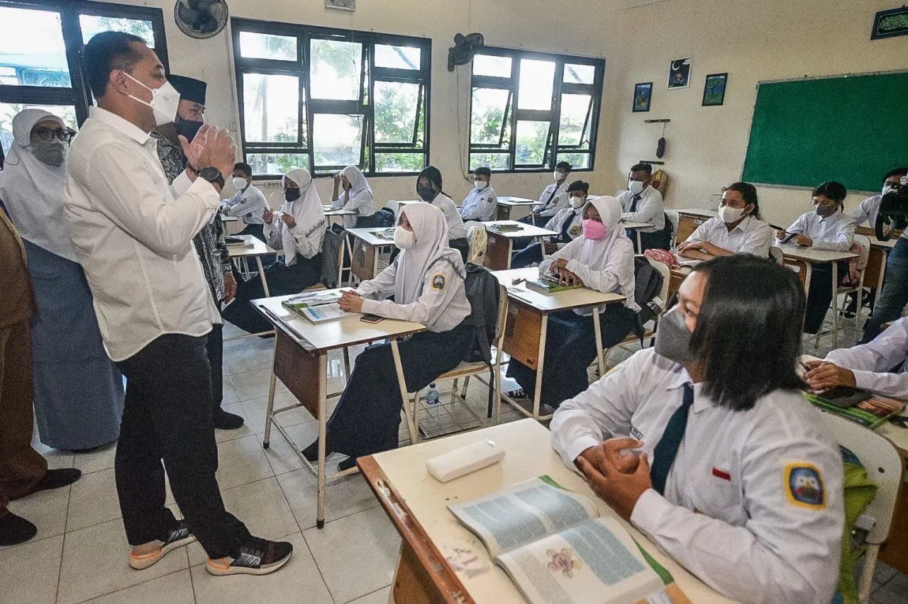 Wali Kota Eri Hilangkan Perbedaan Sekolah Negeri dan Swasta hingga Hapus PR dengan Pendidikan Karakter