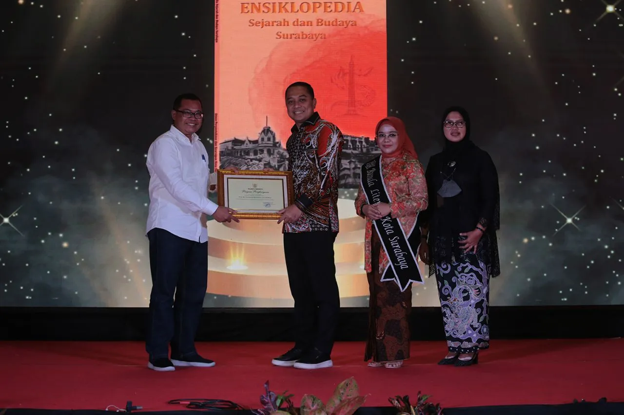 Wali Kota Eri Cahyadi Kukuhkan Bunda Literasi Surabaya
