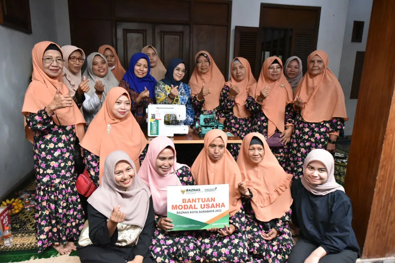 BAZNAZ Salurkan Modal Usaha untuk UMKM di Surabaya